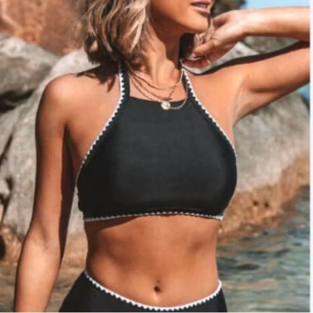 Aerie black and white bikini top size XS